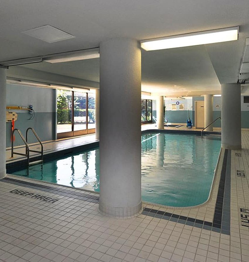 350-webb-dr-mississauga-platinum-condos-indoor-pool