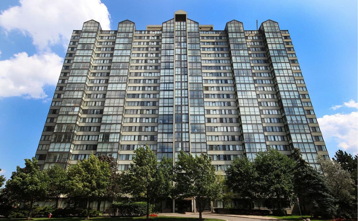 350-webb-dr-mississauga-platinum-condos-square-one-for-sale