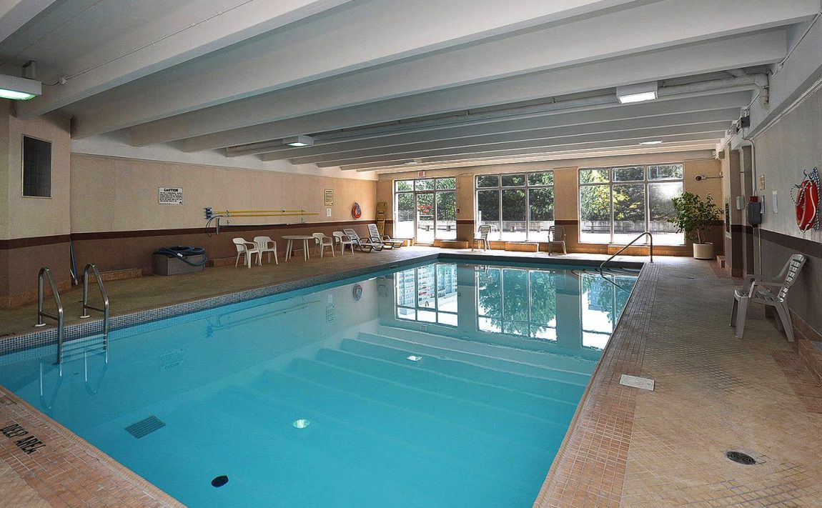 3590-kaneff-cres-mississauga-condos-obelisk-i-indoor-pool