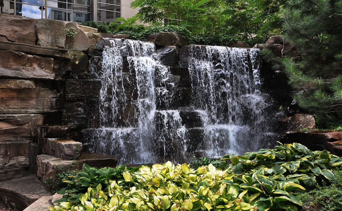 3880-duke-of-york-blvd-condos-ovation-mississauga-front-waterfalls-gardens