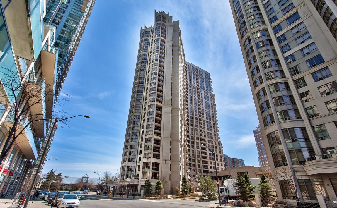 3880-duke-of-york-blvd-condos-ovation-mississauga-square-one-for-sale