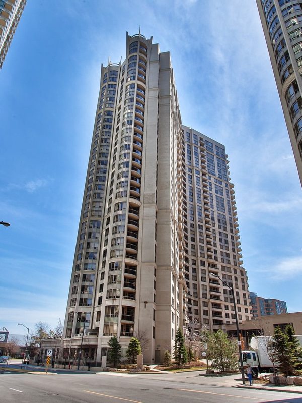 3880-duke-of-york-blvd-condos-ovation-mississauga-square-one-for-sale