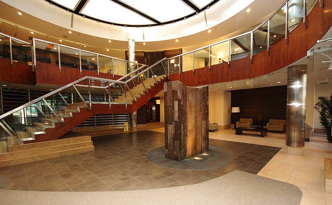 3888-duke-of-york-blvd-condos-ovation-ii-mississauga-concierge-lobby