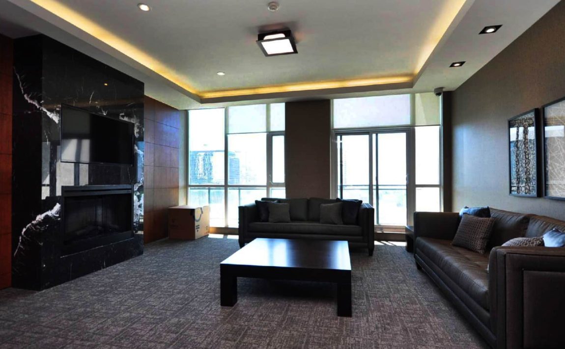 4065-brickstone-mews-mississauga-residences-condos-lounge