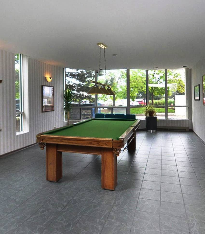 4450-tucana-crt-mississauga-condos-kingsbridge-grand-iii-amenities-pool-table