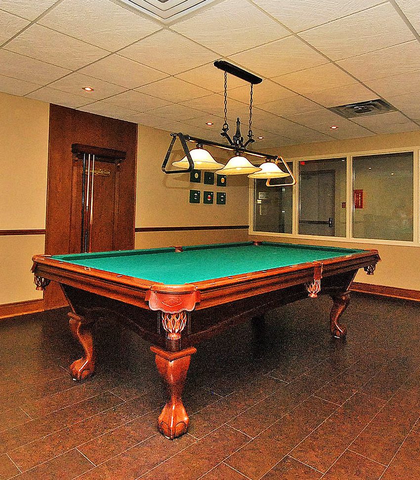 4450-tucana-crt-mississauga-condos-kingsbridge-grand-iii-billiards-table