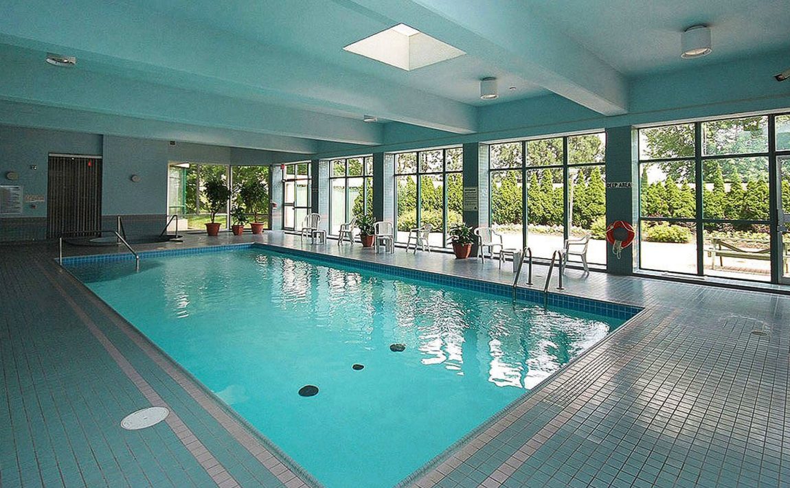 4450-tucana-crt-mississauga-condos-kingsbridge-grand-iii-indoor-pool