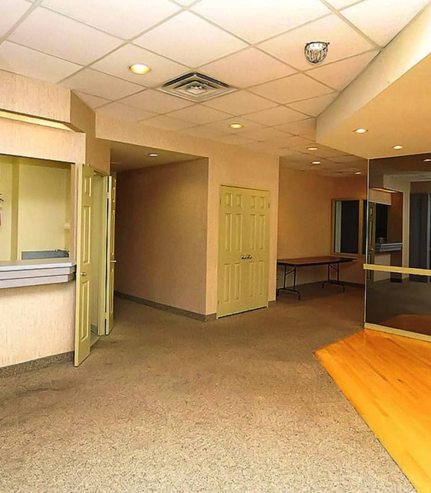 4460-tucana-crt-mississauga-condos-kingsbridge-grand-ii-party-room