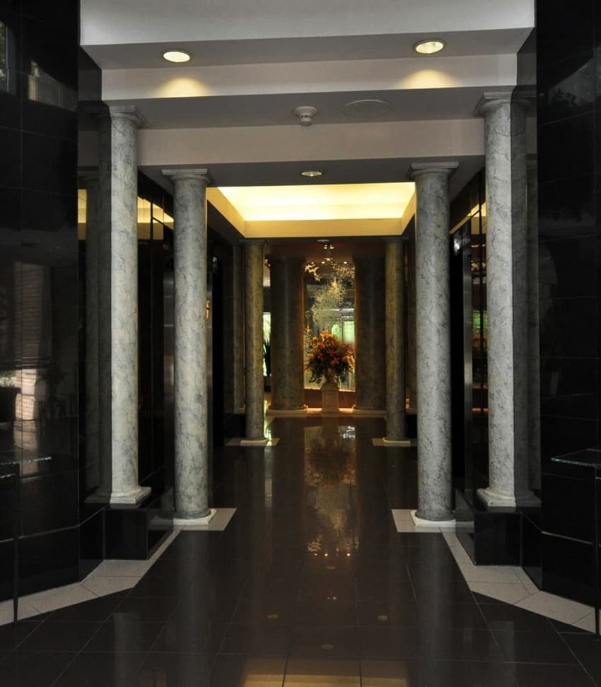 45-kingsbridge-garden-circle-condos-park-mansion-mississauga-concierge-lobby