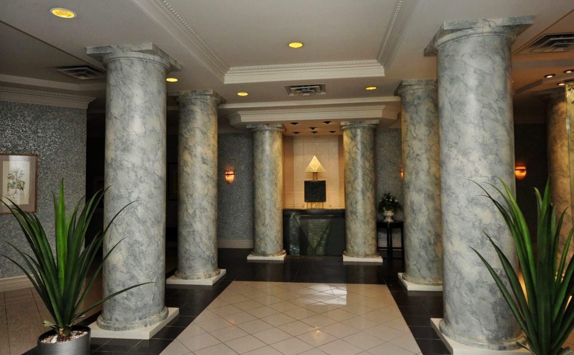 45-kingsbridge-garden-circle-condos-park-mansion-mississauga-entrance-lobby