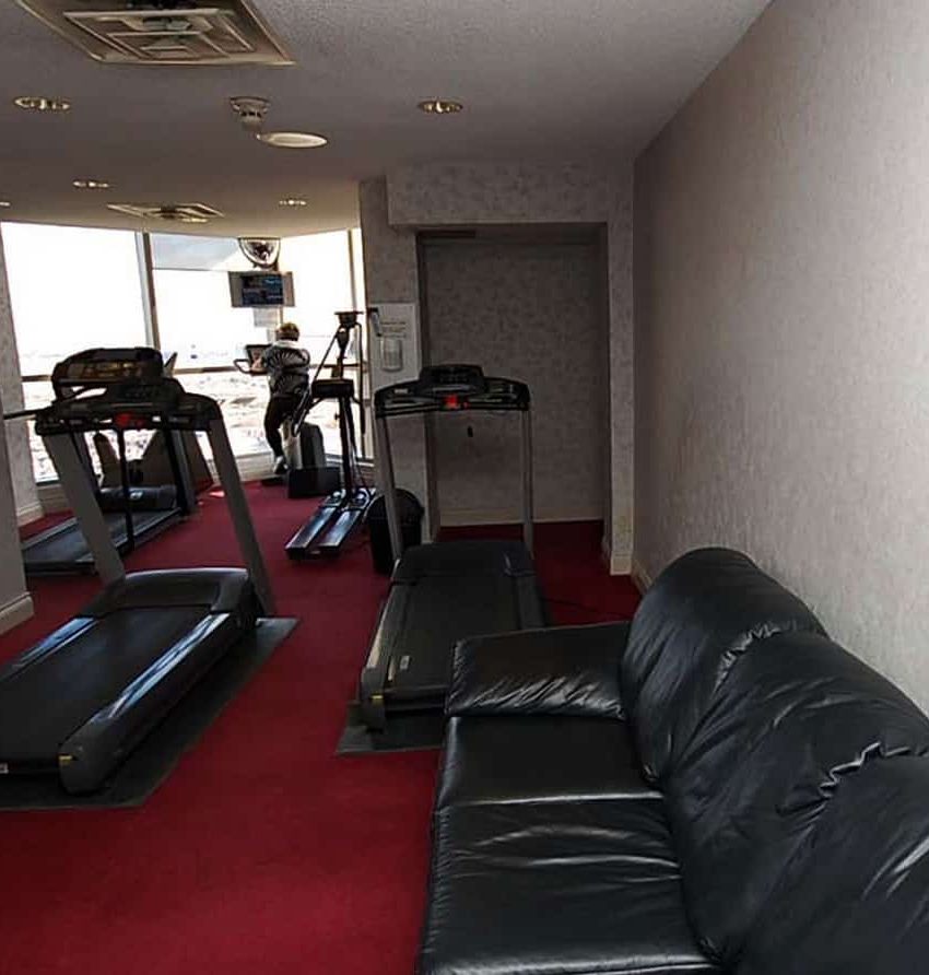 45-kingsbridge-garden-circle-condos-park-mansion-mississauga-gym-cardio