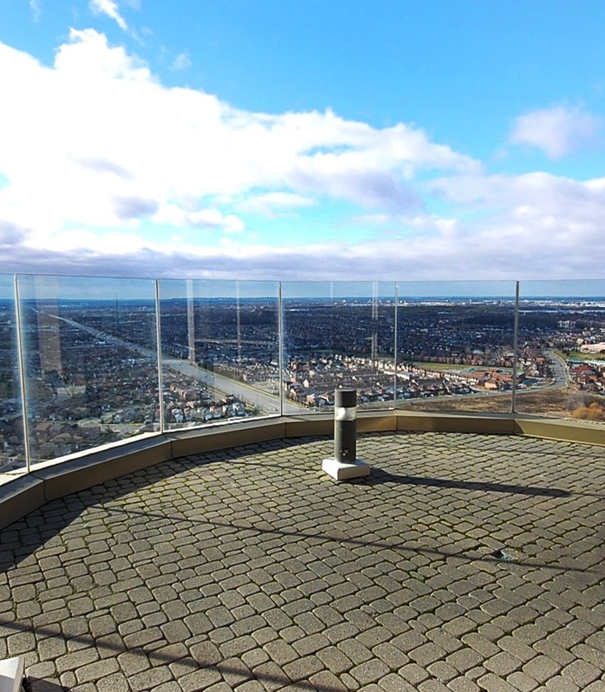 45-kingsbridge-garden-circle-condos-park-mansion-mississauga-rooftop-deck