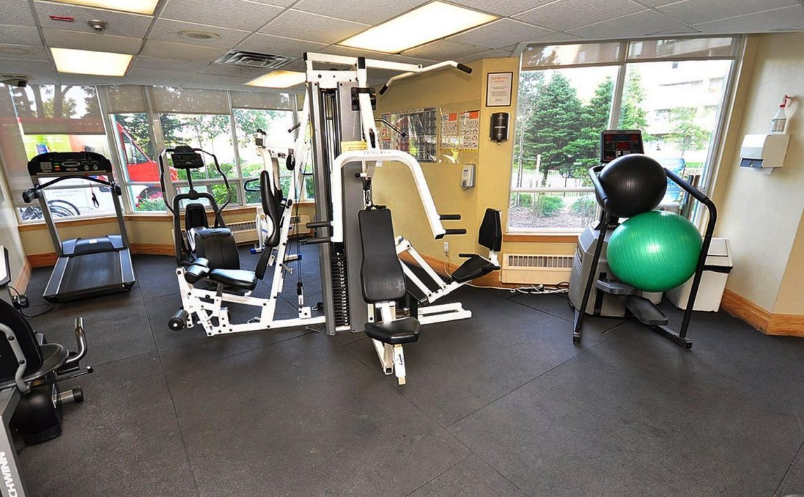 550-webb-dr-condos-phoenix-mississauga-amenities-gym