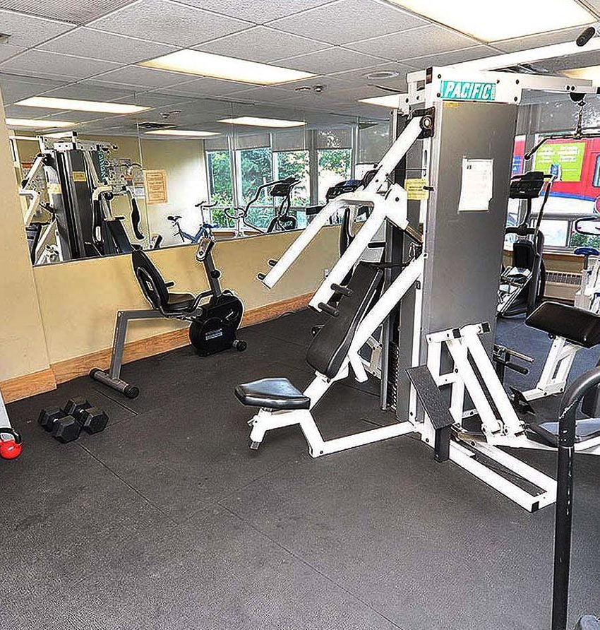 550-webb-dr-condos-phoenix-mississauga-gym-cardio