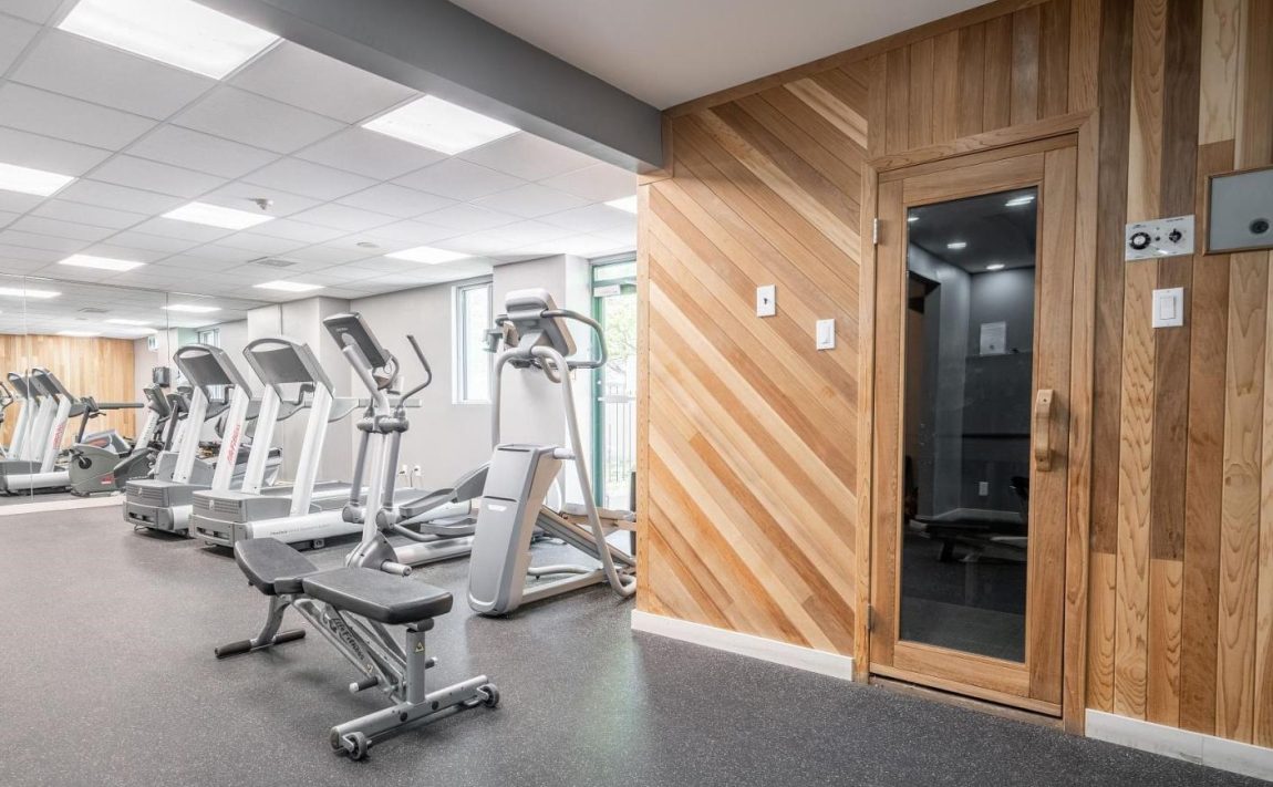 carlyle-ii-115-hillcrest-ave-condos-mississauga-amenities-gym-sauna