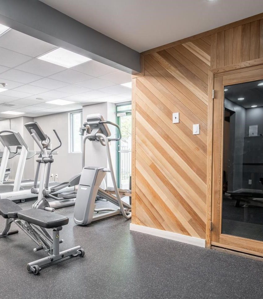 carlyle-ii-115-hillcrest-ave-condos-mississauga-amenities-gym-sauna