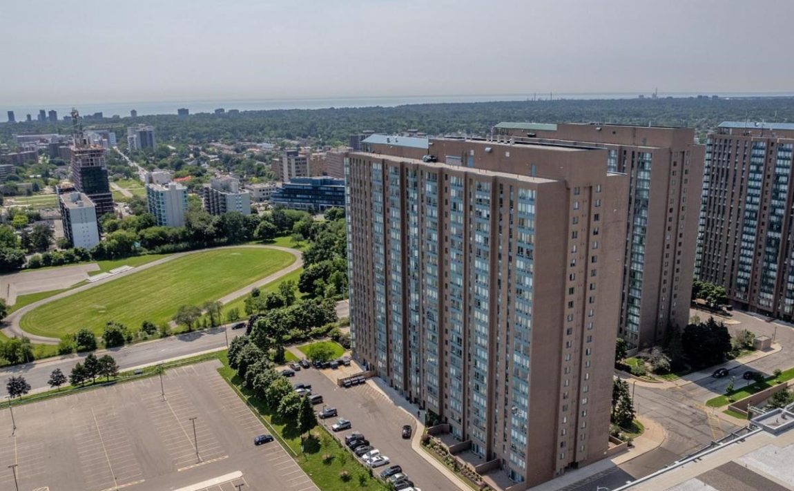 carlyle-ii-115-hillcrest-ave-condos-mississauga-for-sale