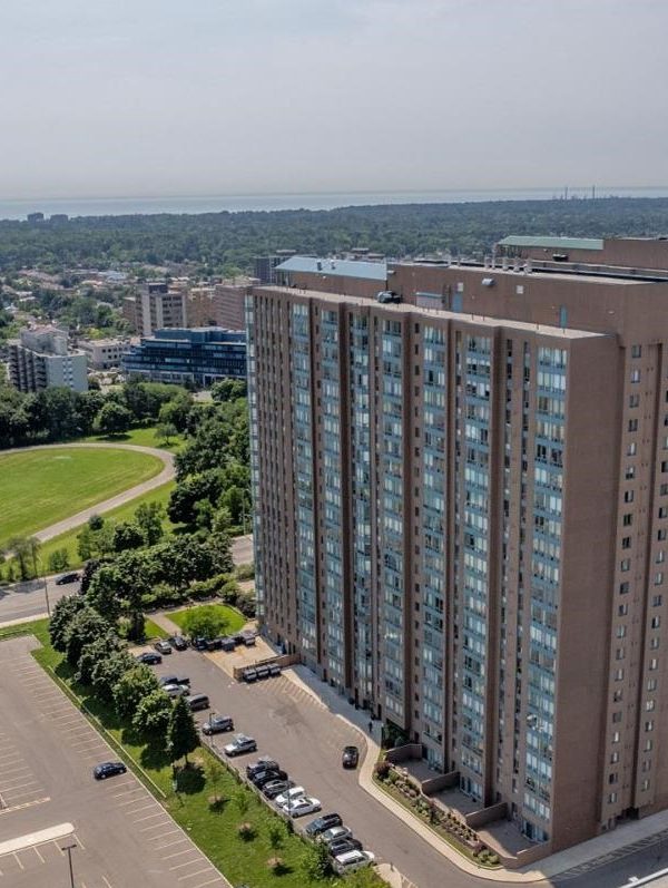 carlyle-ii-115-hillcrest-ave-condos-mississauga-for-sale