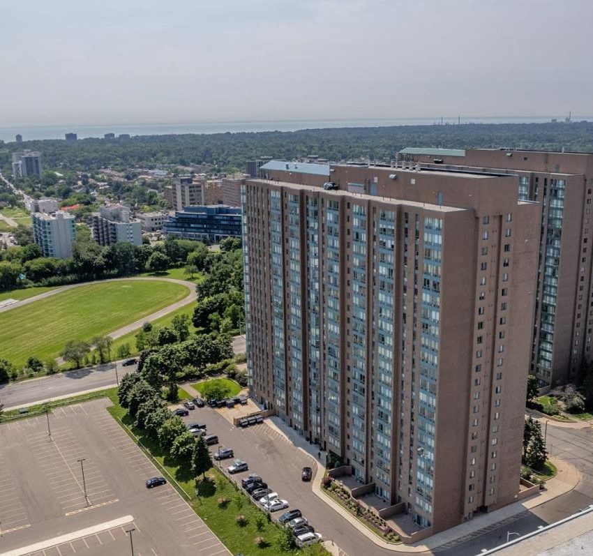 carlyle-ii-115-hillcrest-ave-condos-mississauga-for-sale