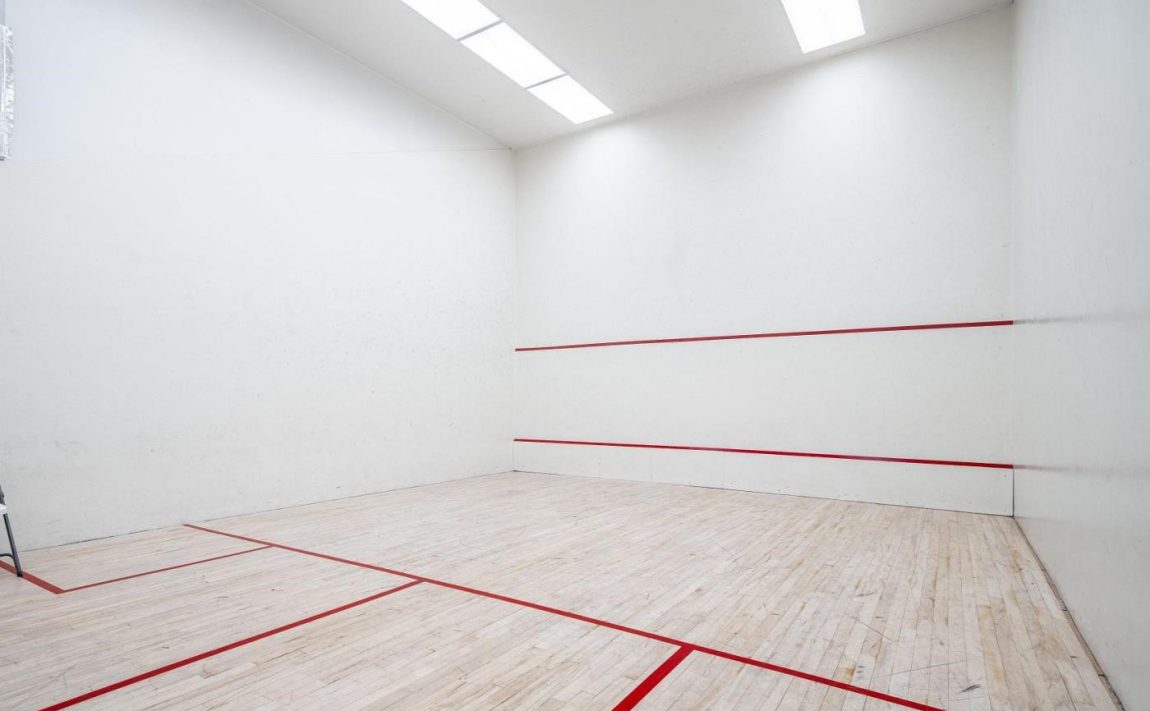 carlyle-ii-115-hillcrest-ave-condos-mississauga-squash-court