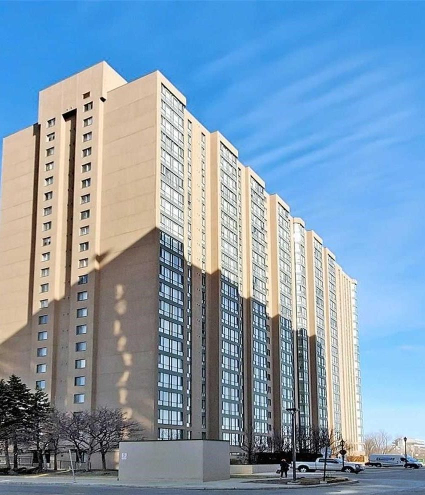 carlyles-145-hillcrest-ave-condos-mississauga-square-one