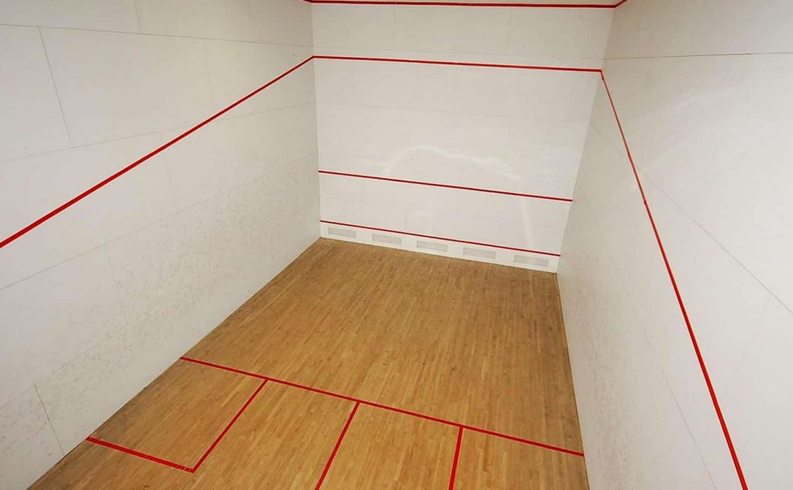 centre-i-condos-350-rathburn-rd-w-mississauga-squash-court