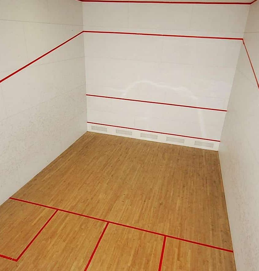 centre-ii-condos-330-rathburn-rd-w-mississauga-squash-court