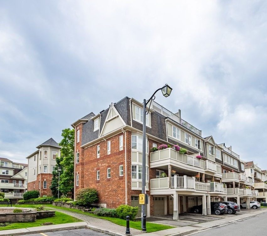 elmcreek-rd-townhomes-neighbourhood-circ-mississauga-shoreline-dr