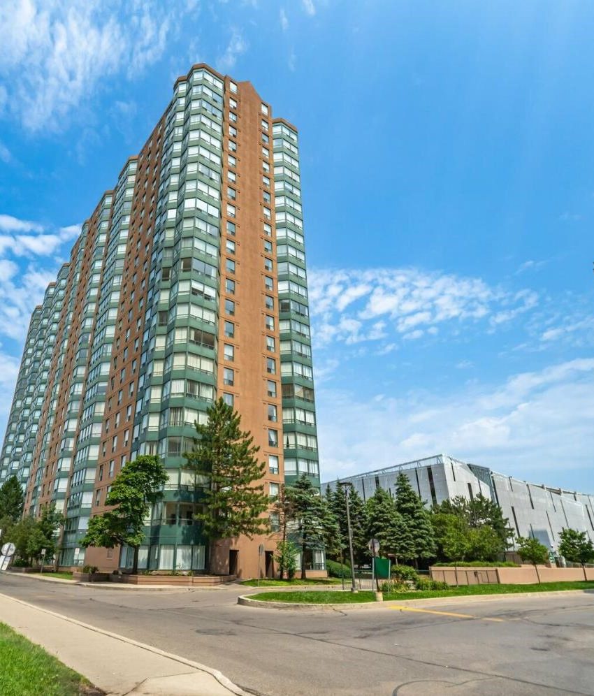 emerald-gate-135-hillcrest-ave-condos-mississauga-for-sale