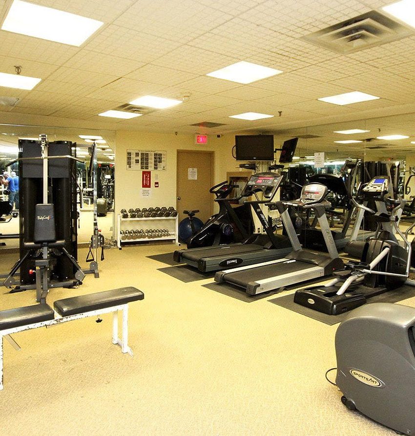 esprit-condo-50-eglinton-ave-w-mississauga-amenities-gym