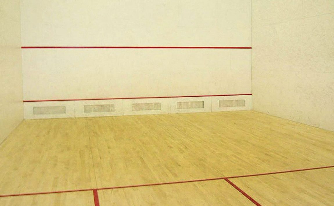 esprit-condo-50-eglinton-ave-w-mississauga-squash-court