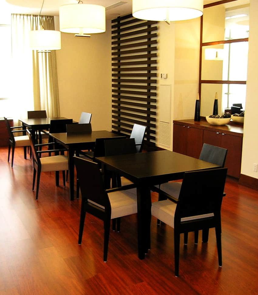 grand-ovation-condos-310-burnhamthorpe-rd-w-mississauga-dining-room