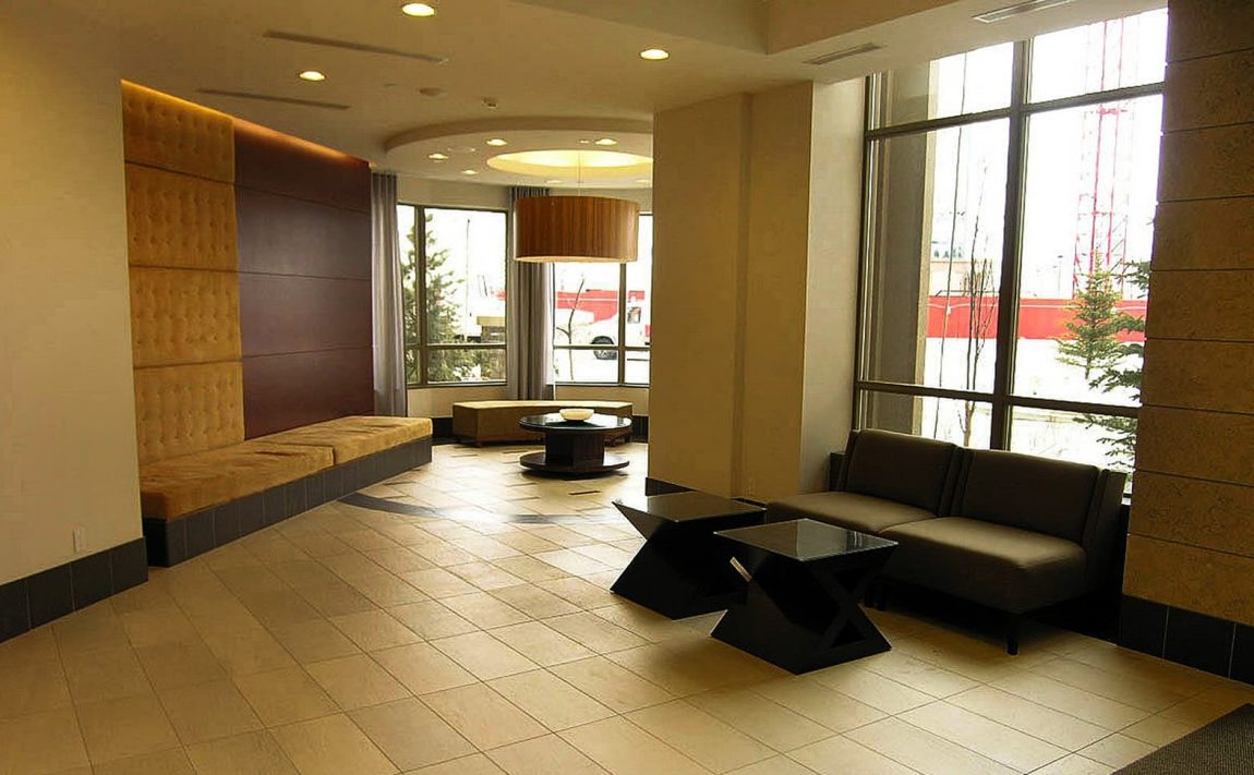 grand-ovation-condos-310-burnhamthorpe-rd-w-mississauga-front-lobby