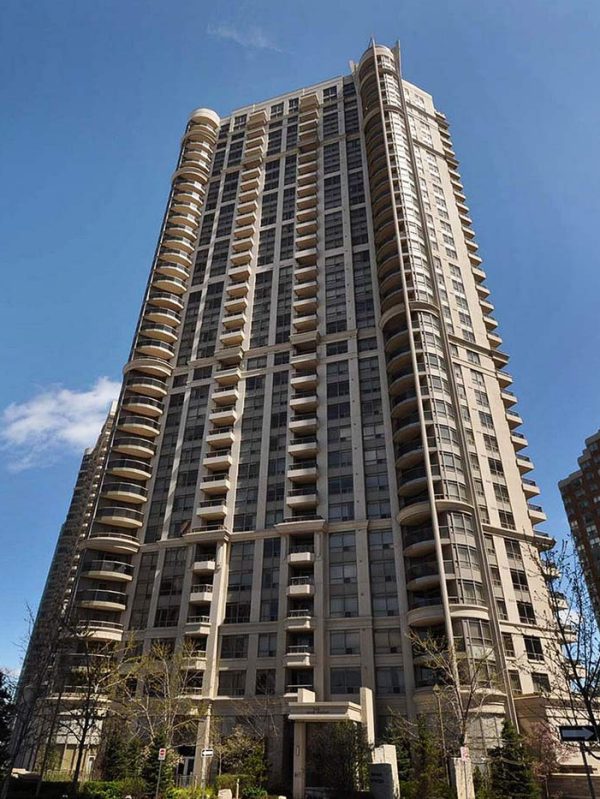 grand-ovation-condos-310-burnhamthorpe-rd-w-mississauga-square-one