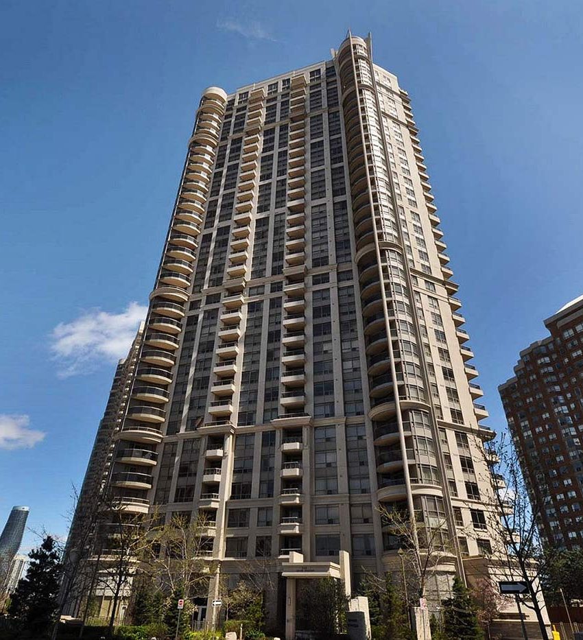 grand-ovation-condos-310-burnhamthorpe-rd-w-mississauga-square-one