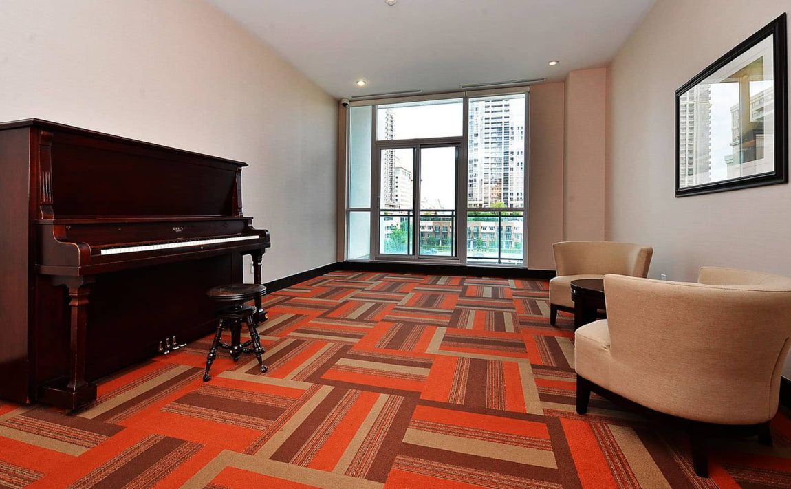 grand-residences-condos-4070-confederation-pkwy-piano-room