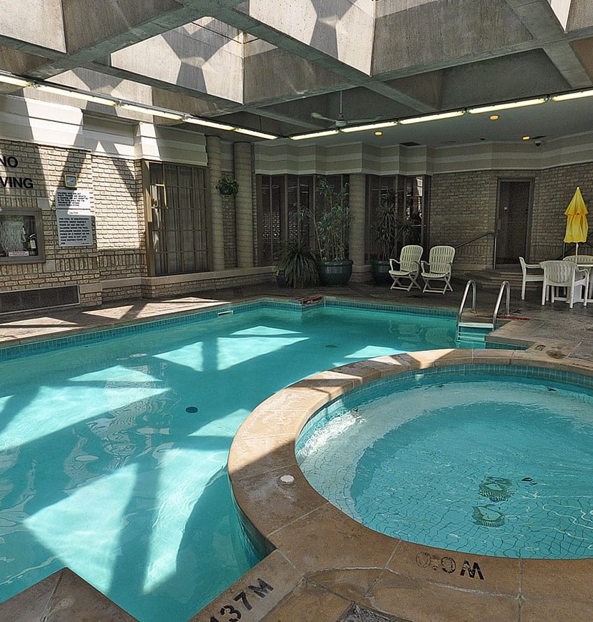 mansion-condos-55-kingsbridge-garden-circle-mississauga-indoor-pool