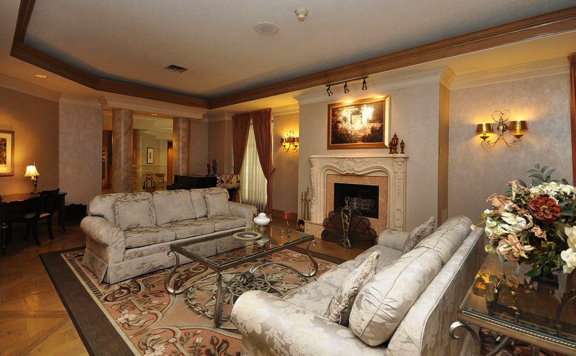 mansion-condos-55-kingsbridge-garden-circle-mississauga-lobby