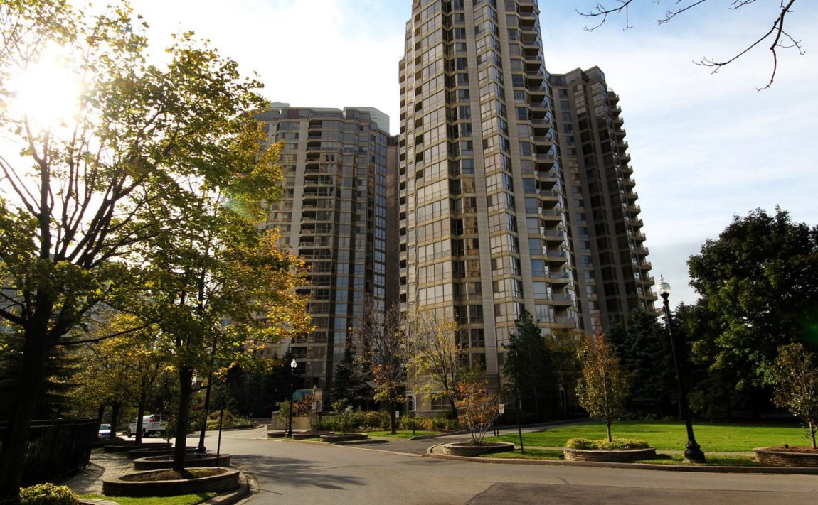 mansion-condos-55-kingsbridge-garden-circle-mississauga-square-one