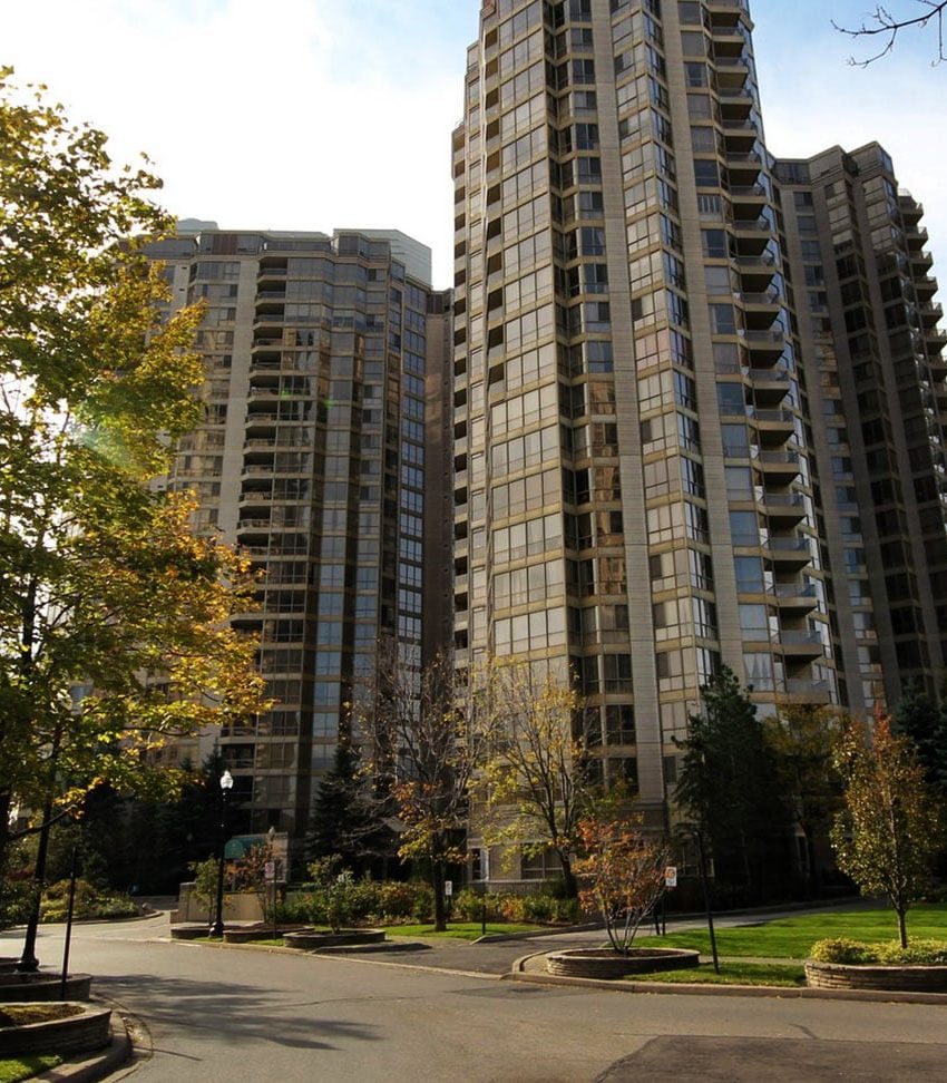 mansion-condos-55-kingsbridge-garden-circle-mississauga-square-one