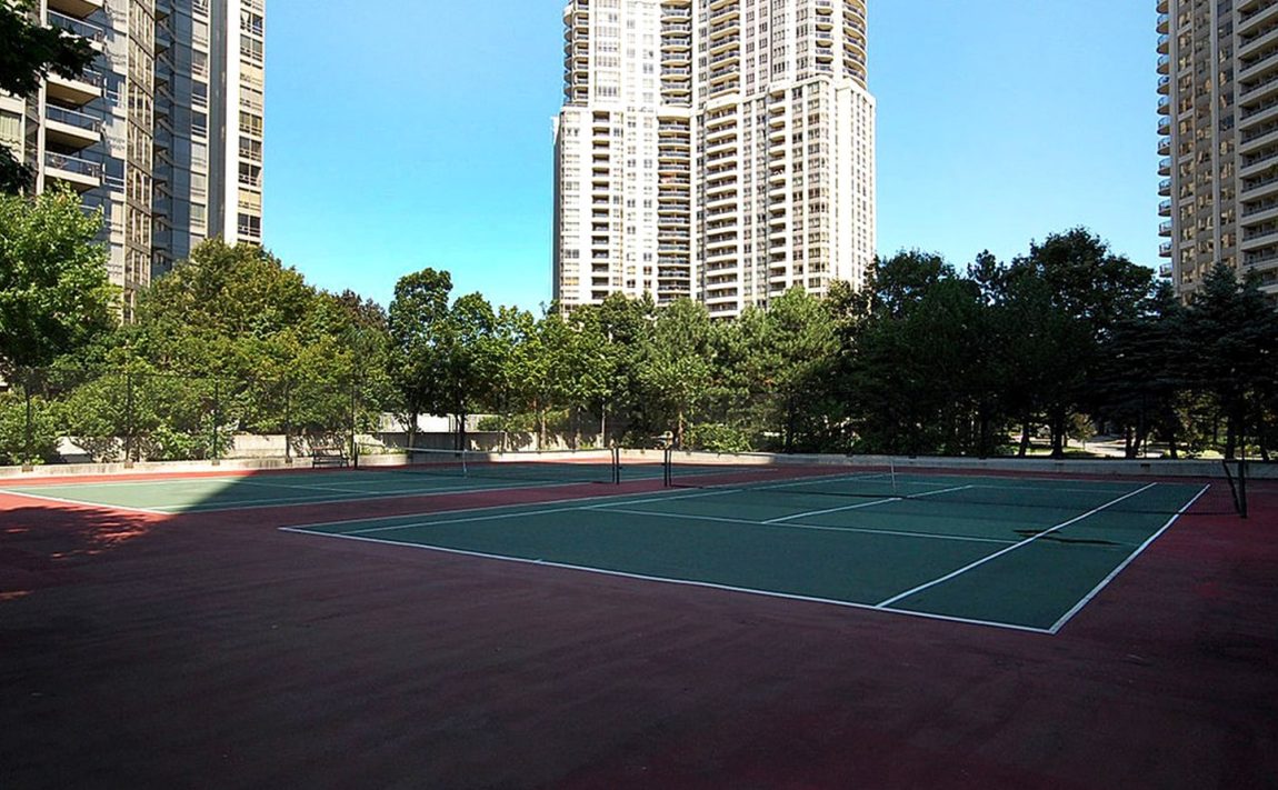 mansion-condos-55-kingsbridge-garden-circle-mississauga-tennis-courts