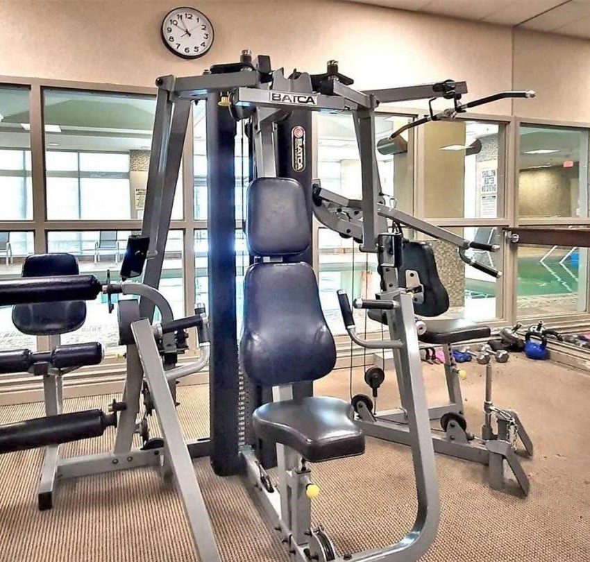 mirage-condos-339-rathburn-rd-w-amenities-gym