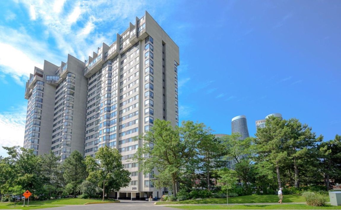 sherwood-towers-200-robert-speck-pkwy-mississauga-square-one-for-sale