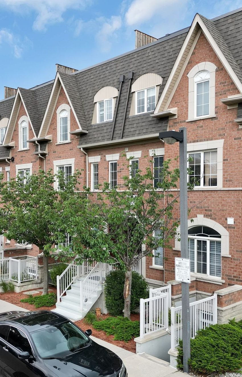 shoreline-drive-townhomes-mississauga-for-sale