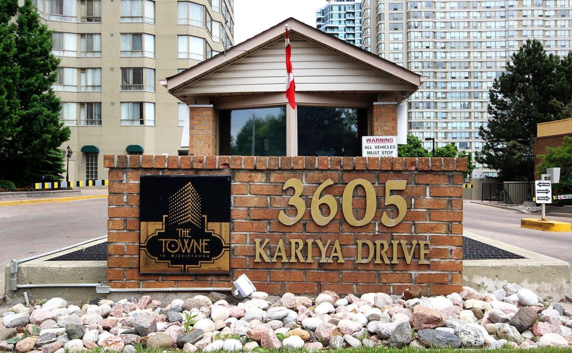 the-towne-condo-3605-kariya-dr-mississauga-square-one-condos-security-gate