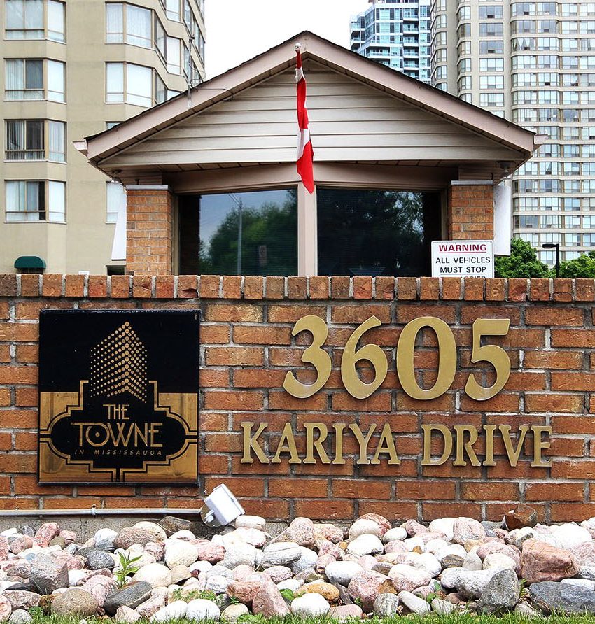 the-towne-condo-3605-kariya-dr-mississauga-square-one-condos-security-gate