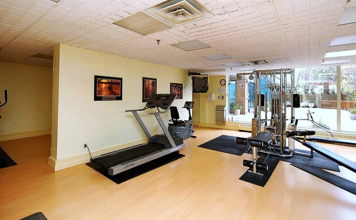 the-towne-condo-3605-kariya-dr-mississauga-square-one-condos-strength-gym-fitness