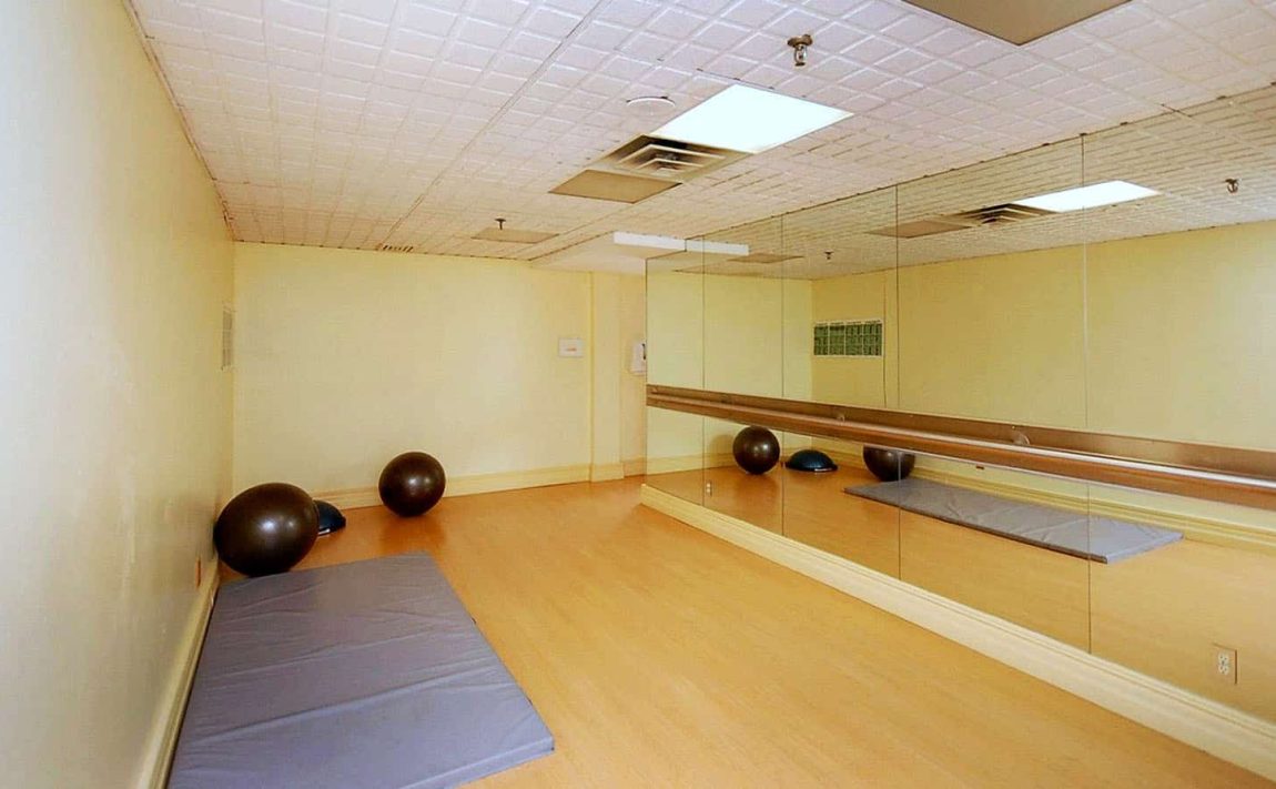 the-towne-condo-3605-kariya-dr-mississauga-square-one-condos-yoga-pilates-dance-room