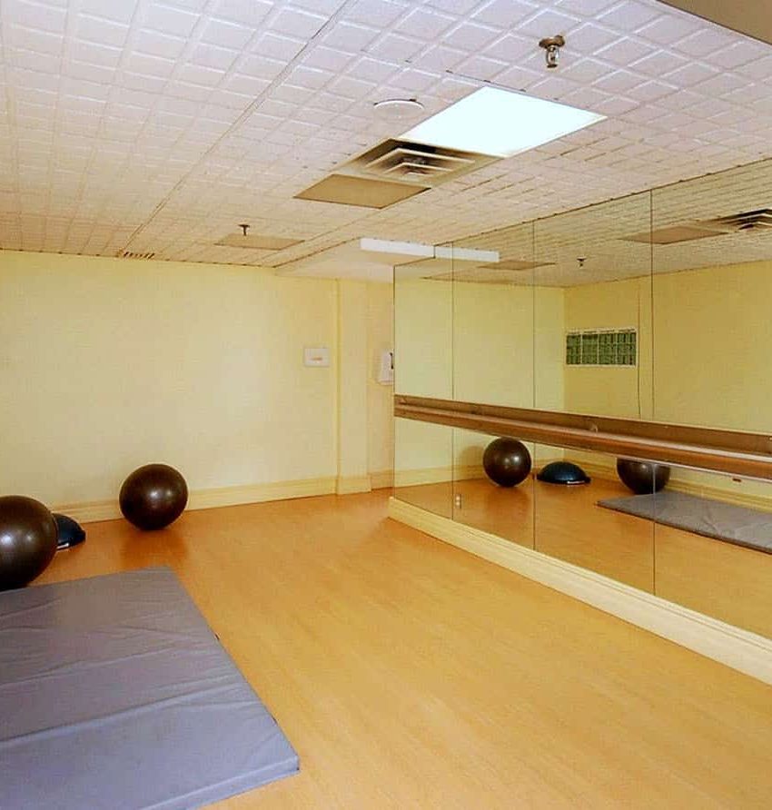 the-towne-condo-3605-kariya-dr-mississauga-square-one-condos-yoga-pilates-dance-room