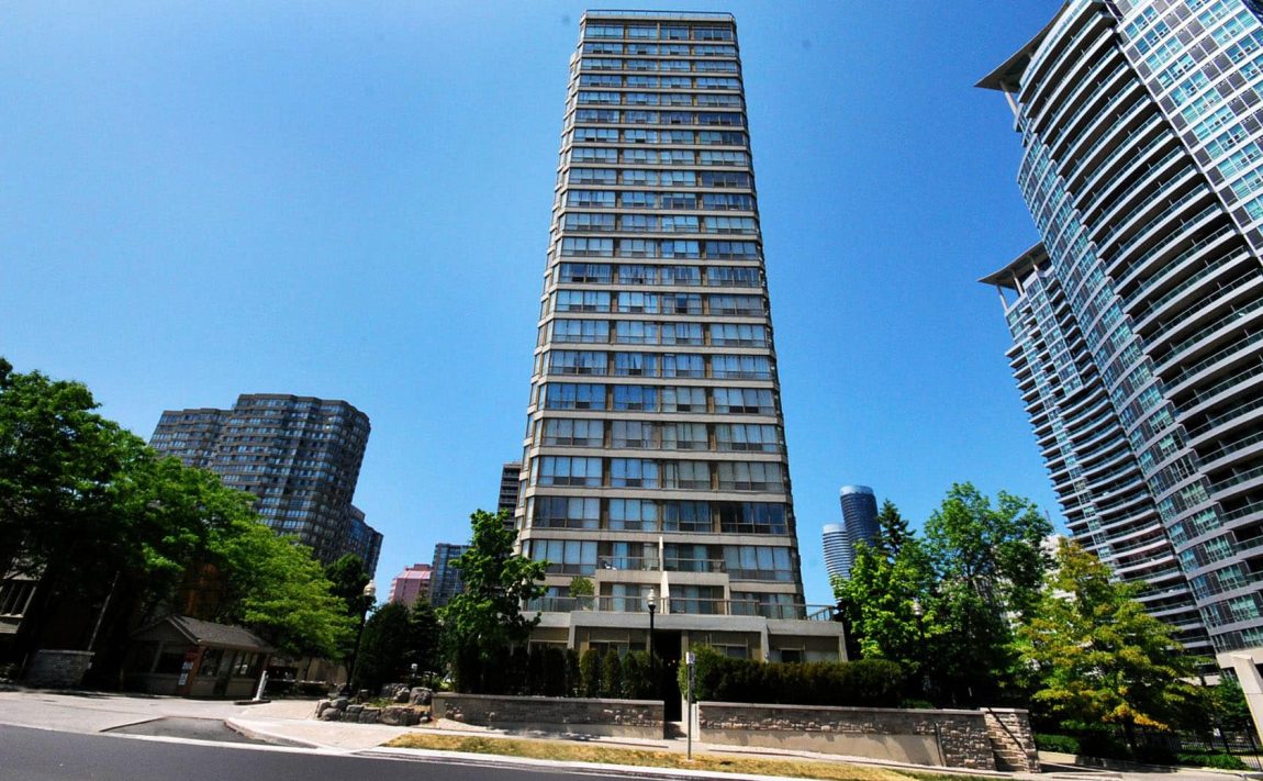 the-towne-condos-3605-kariya-dr-55-eml-dr-w-square-one-condos-mississauga